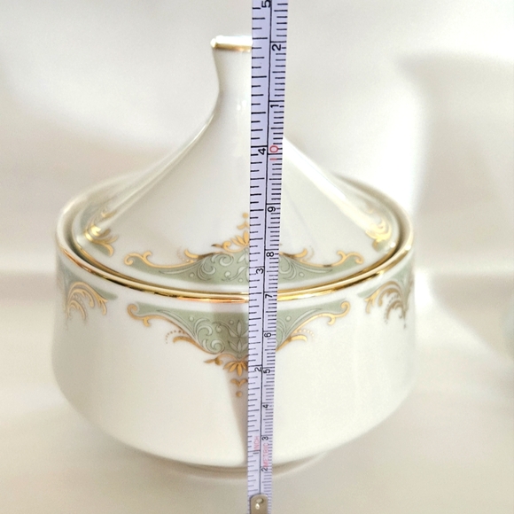 "Valhala" covered cream and sugar by Mikasa. - Picture 9 of 12